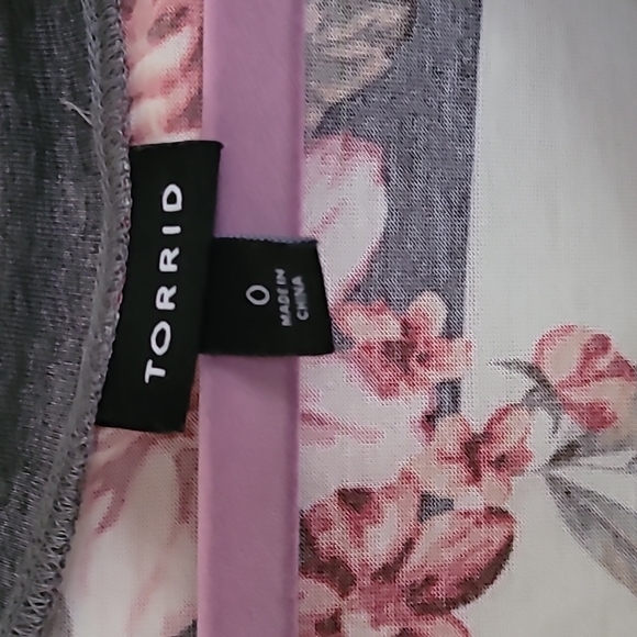 Torrid Raglan top - Picture 2 of 4